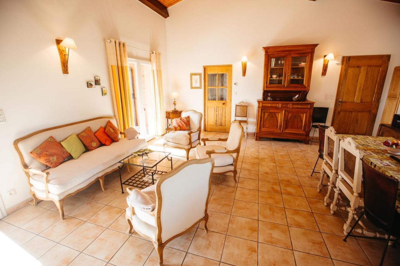 Les Villas De Perret Joyeuse Exteriér fotografie