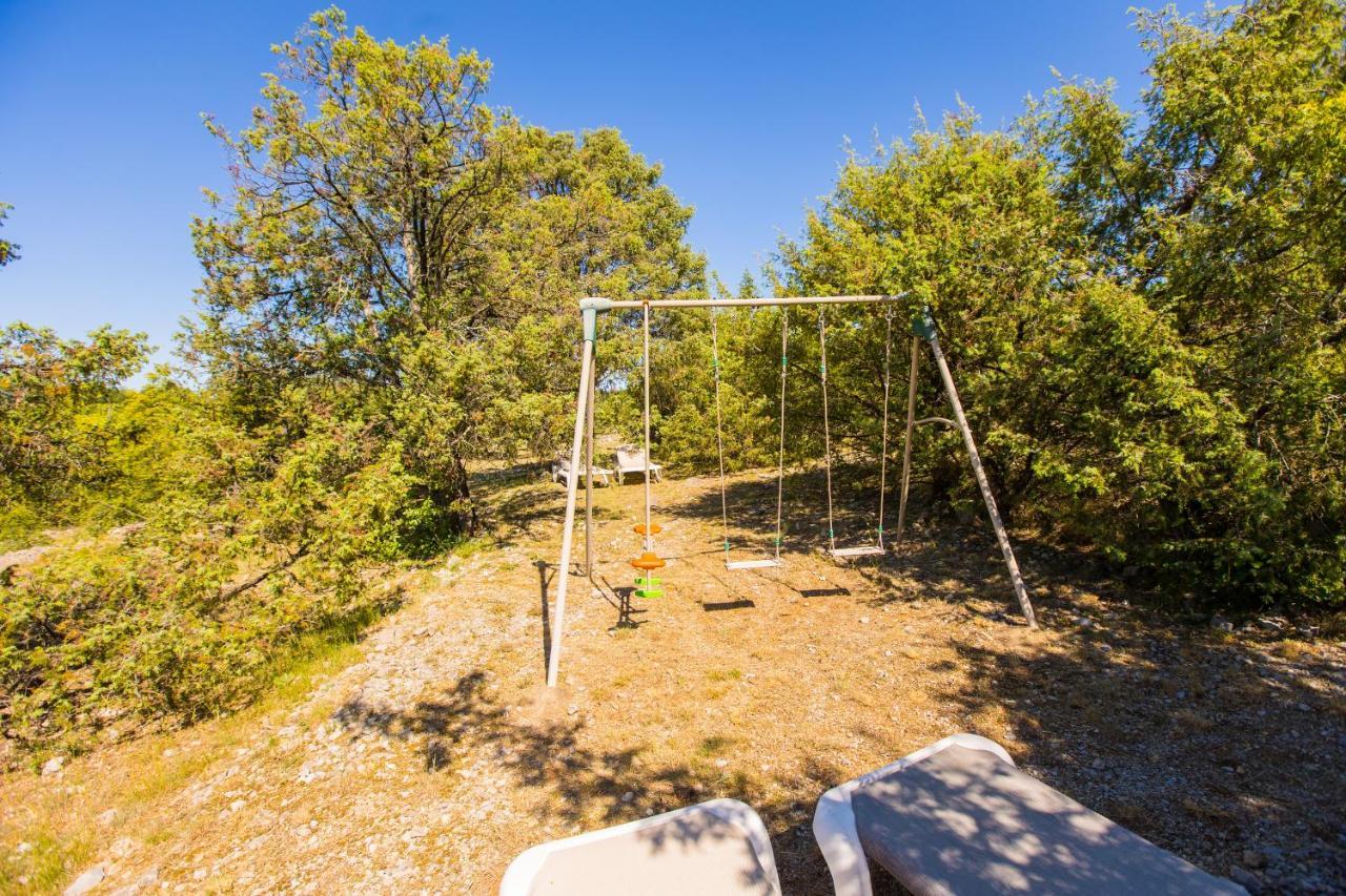 Les Villas De Perret Joyeuse Exteriér fotografie