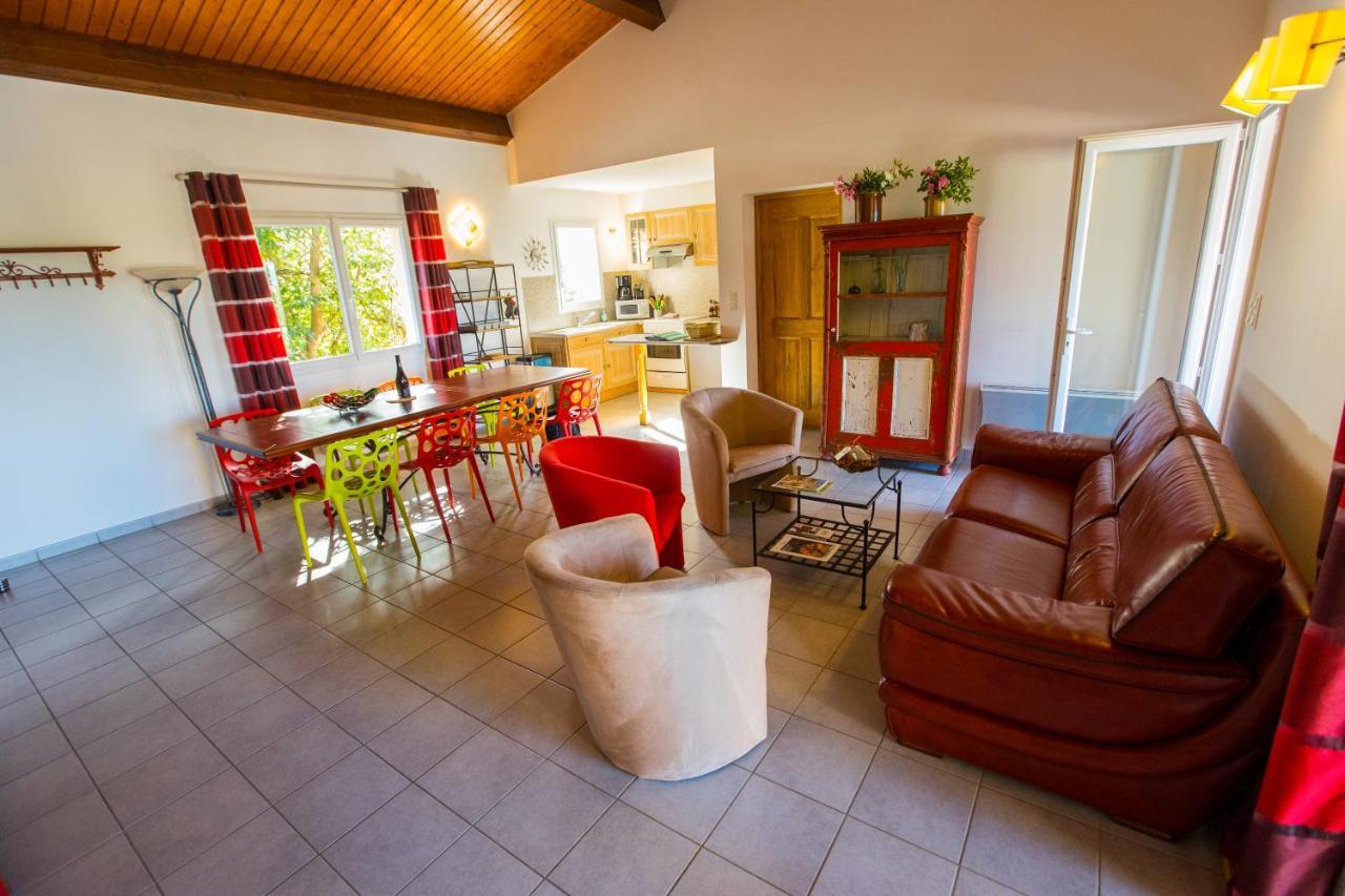 Les Villas De Perret Joyeuse Exteriér fotografie