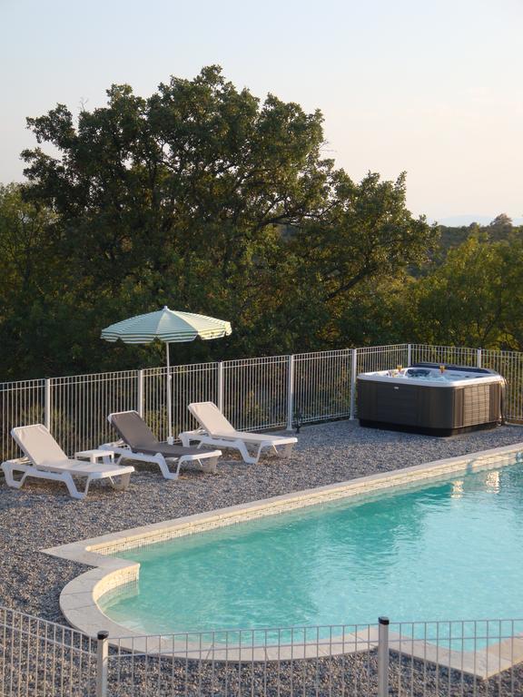Les Villas De Perret Joyeuse Exteriér fotografie