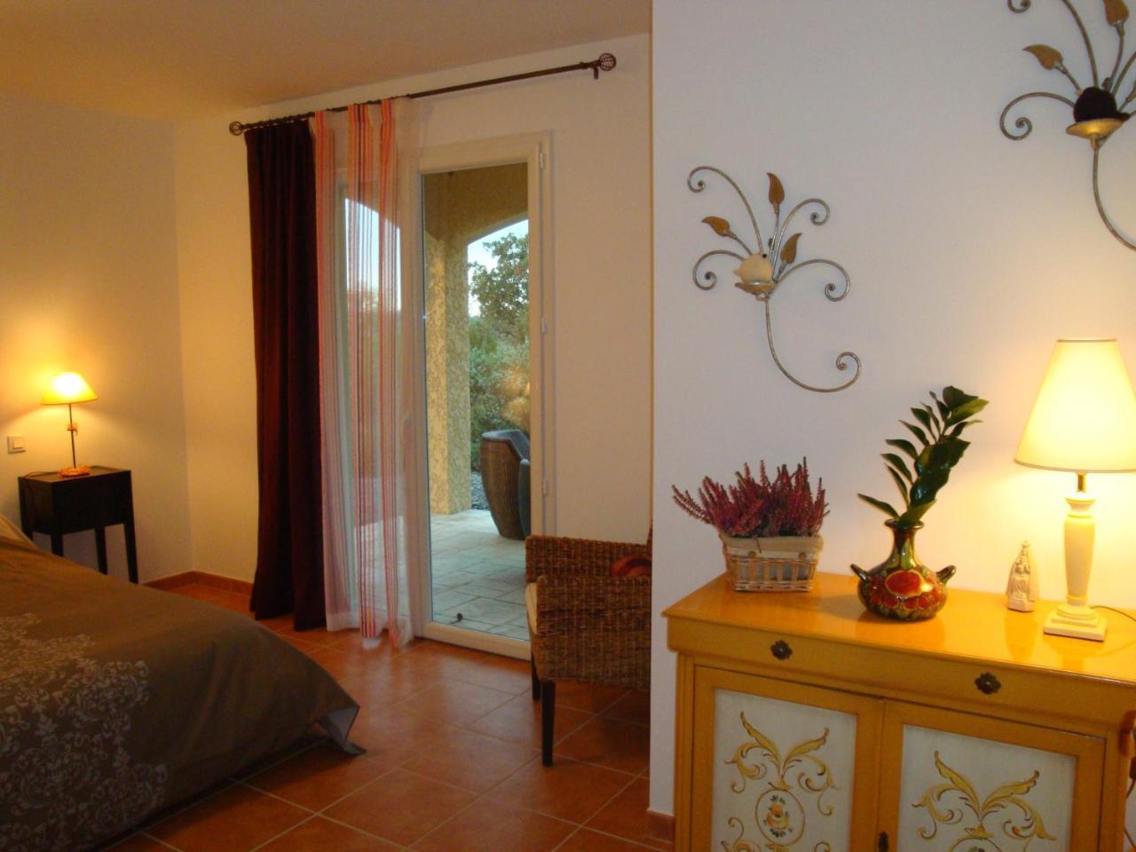 Les Villas De Perret Joyeuse Exteriér fotografie