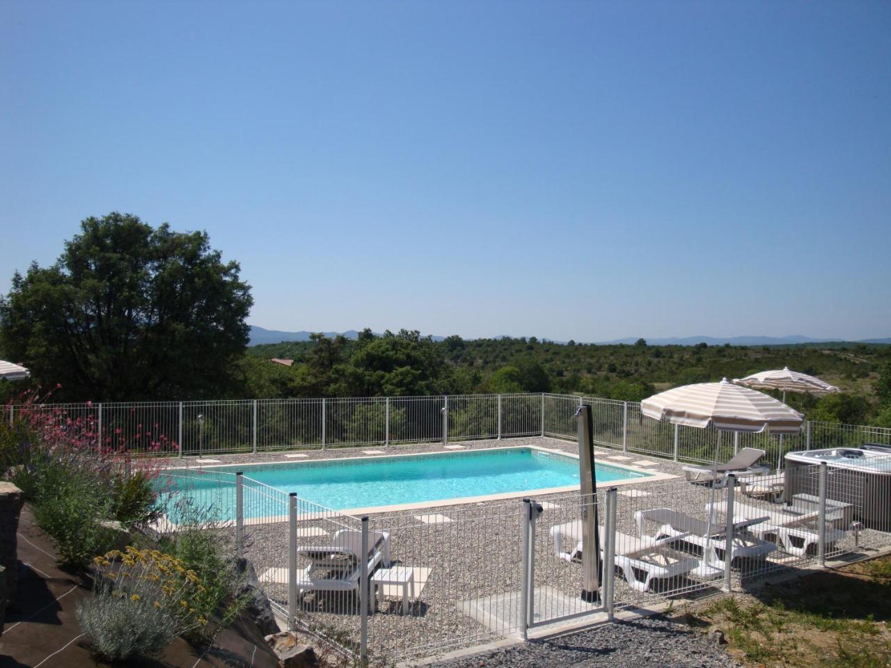Les Villas De Perret Joyeuse Exteriér fotografie